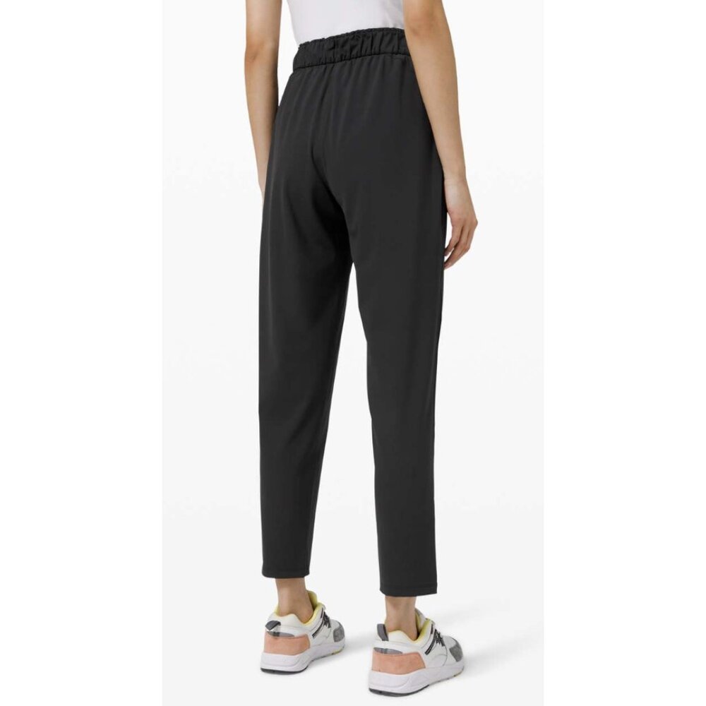 LULULEMON Keep Moving Pant in Black Athleisure Travel Office Casual - Size US 2 - Picture 2 of 10